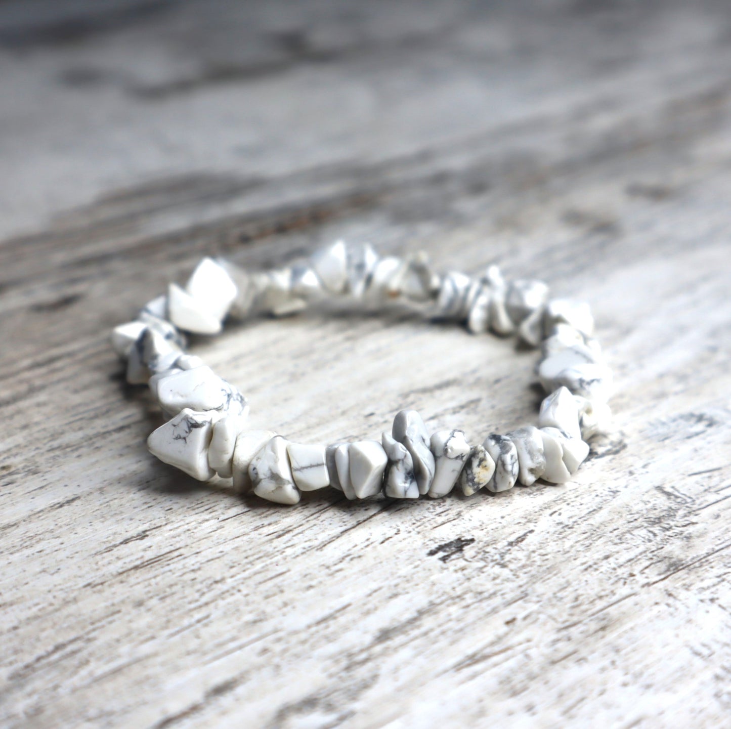 Howlite Crystal Chip Bracelet