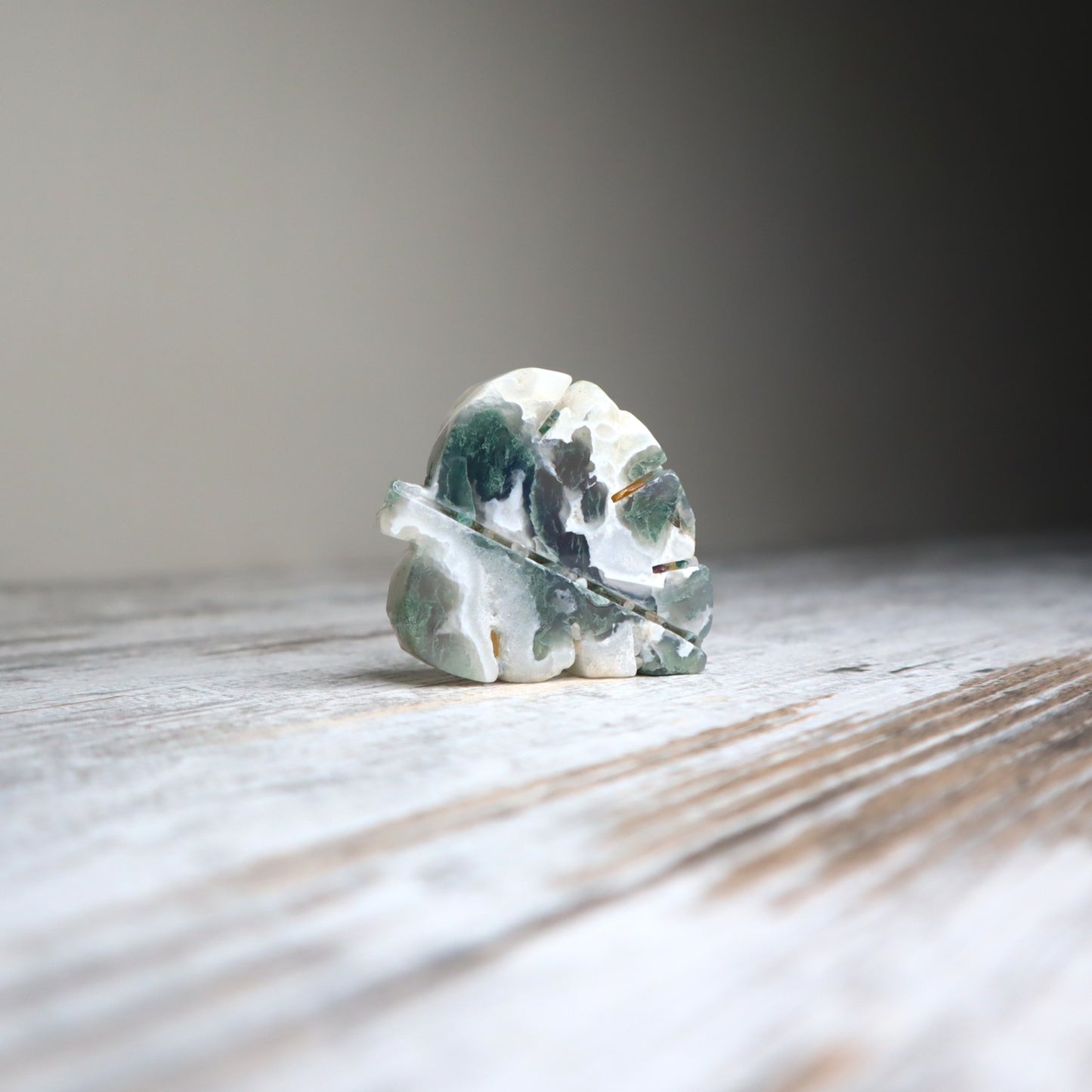 Moss Agate Leaf Carving | Nature’s Harmony, Growth & Grounded Calm