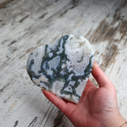 Moss Agate Heart Carving | Druzy Veins & Soft Moss Tones | Emotional Renewal