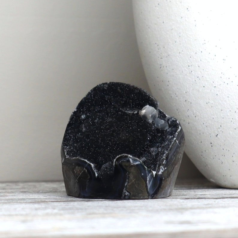 Black Amethyst Cave (211g)