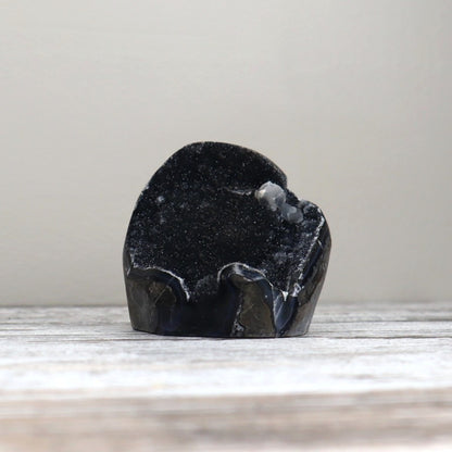 Black Amethyst Cave (211g)