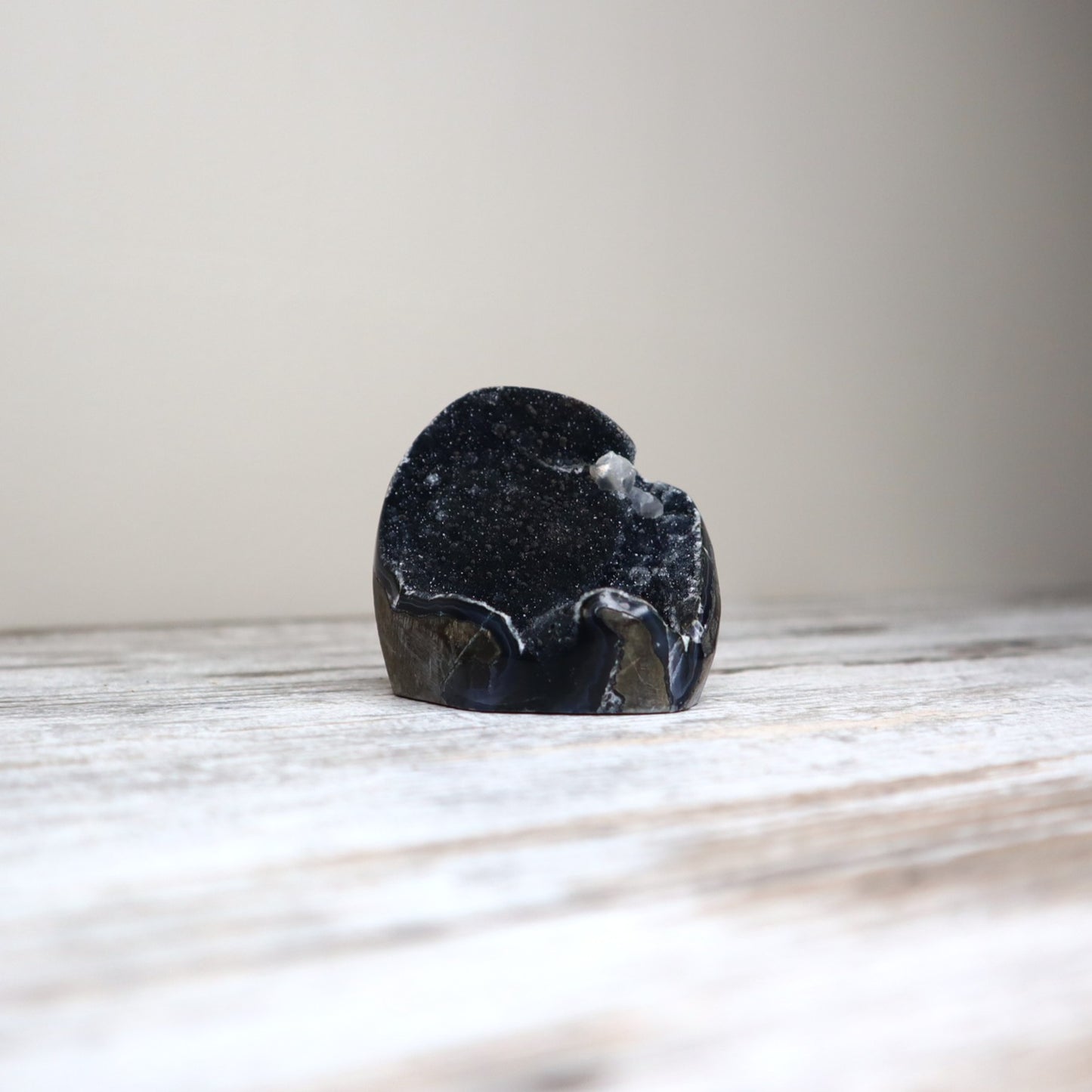 Black Amethyst Cave (211g)