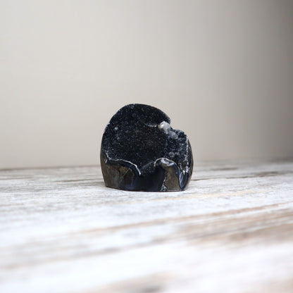 Black Amethyst Cave (211g)