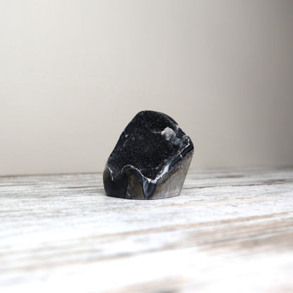 Black Amethyst Cave (211g)