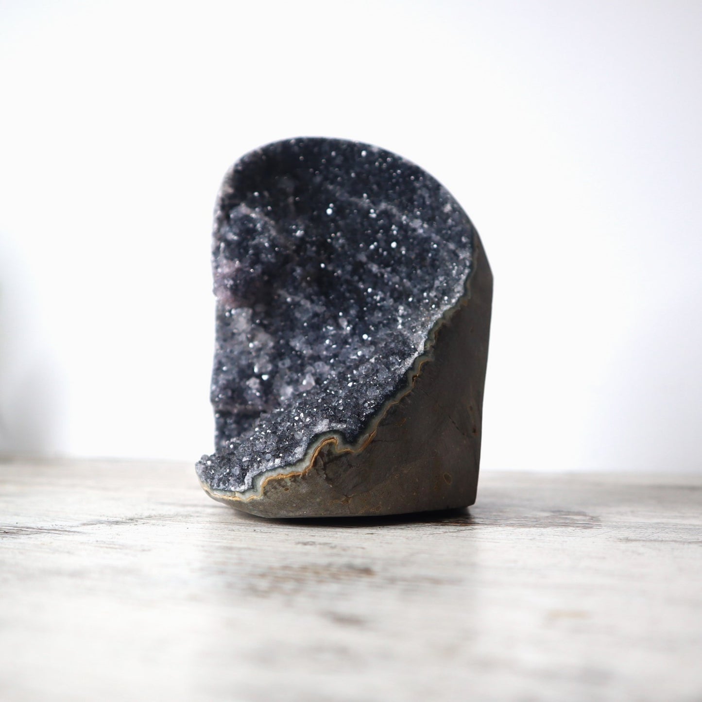 Black Amethyst Cave (1.1kg)