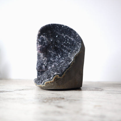 Black Amethyst Cave (1.1kg)