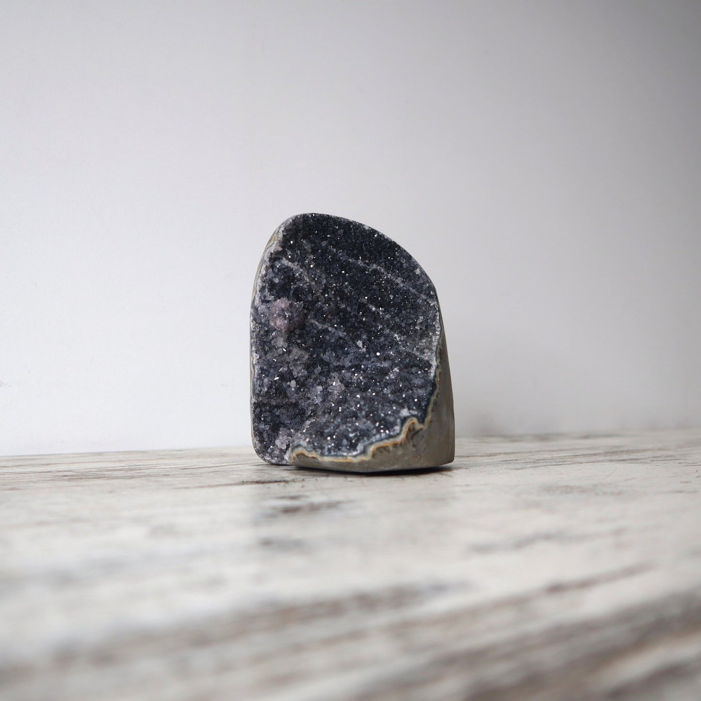 Black Amethyst Cave (1.1kg)