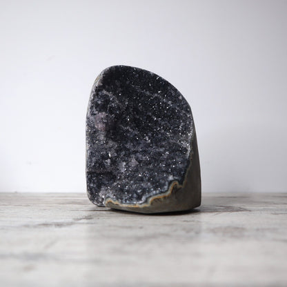 Black Amethyst Cave (1.1kg)