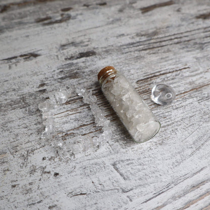 'Harmony + Balance' Chip Gift Box | Clear Quartz