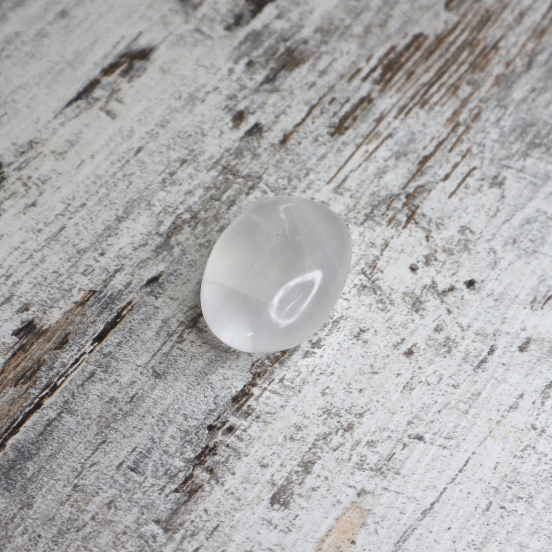 Clear Quartz Palm Stone | Clarity, Amplification &amp; Alignment