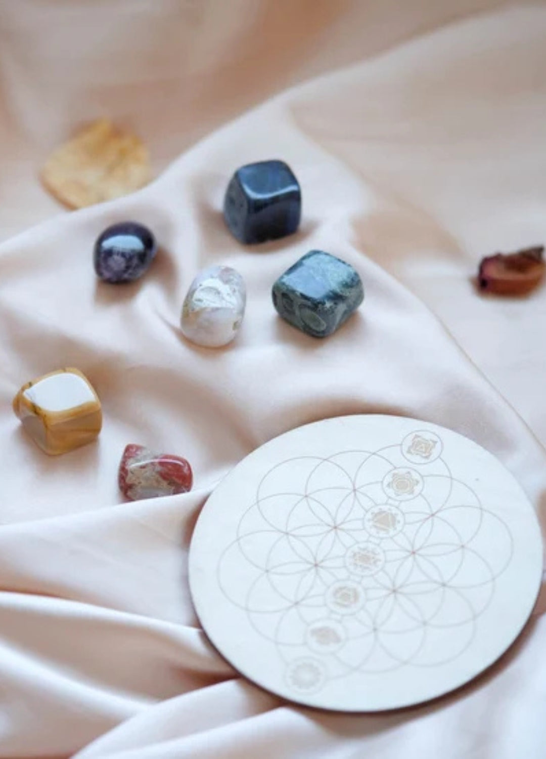 Crystal Rituals by the Moon | Leah Shoman