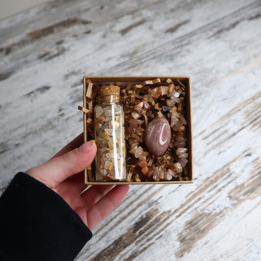 'New Beginnings' Chip Gift Box | Peach Moonstone