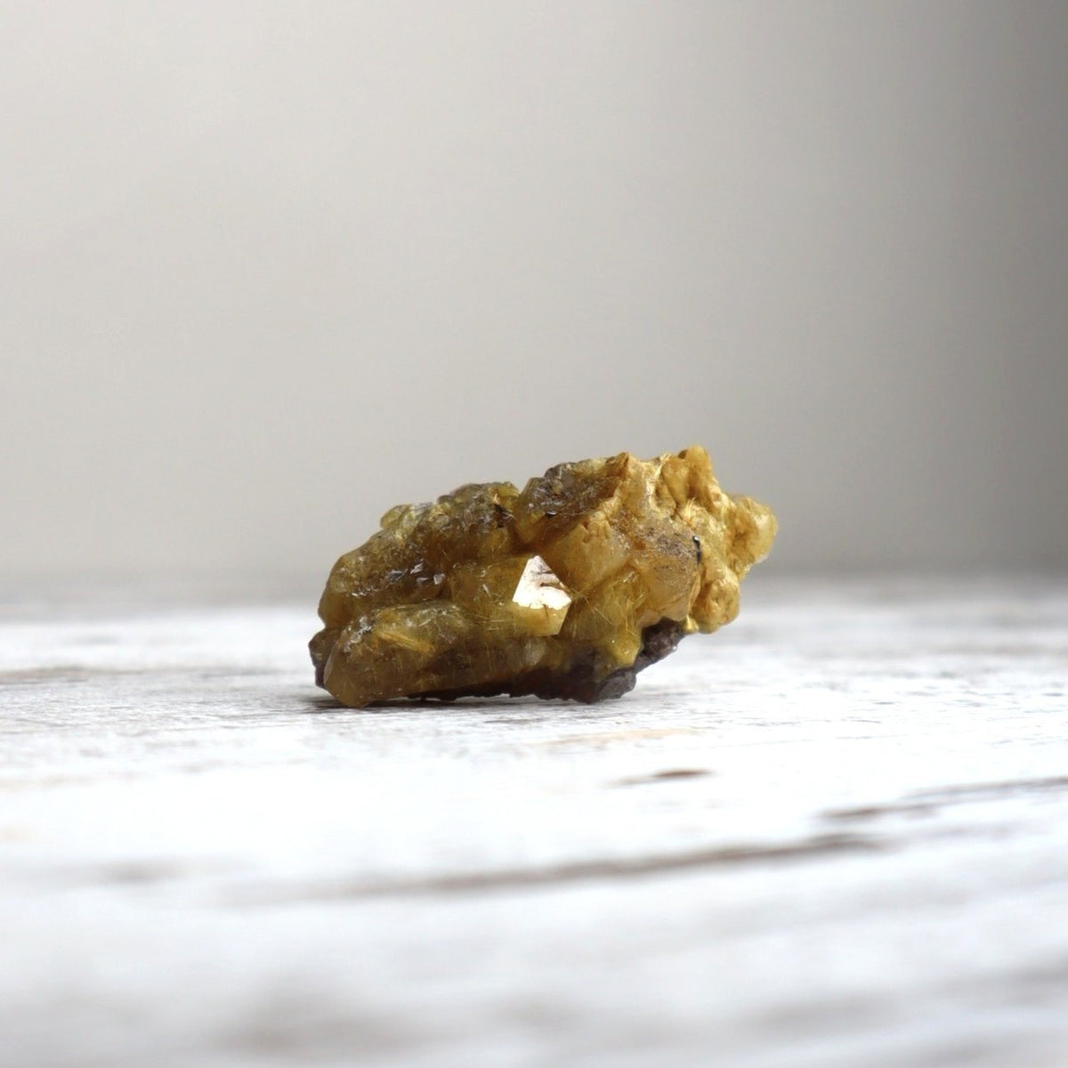 Golden Rutilated Quartz Raw | Abundance, Illumination &amp; Empowerment